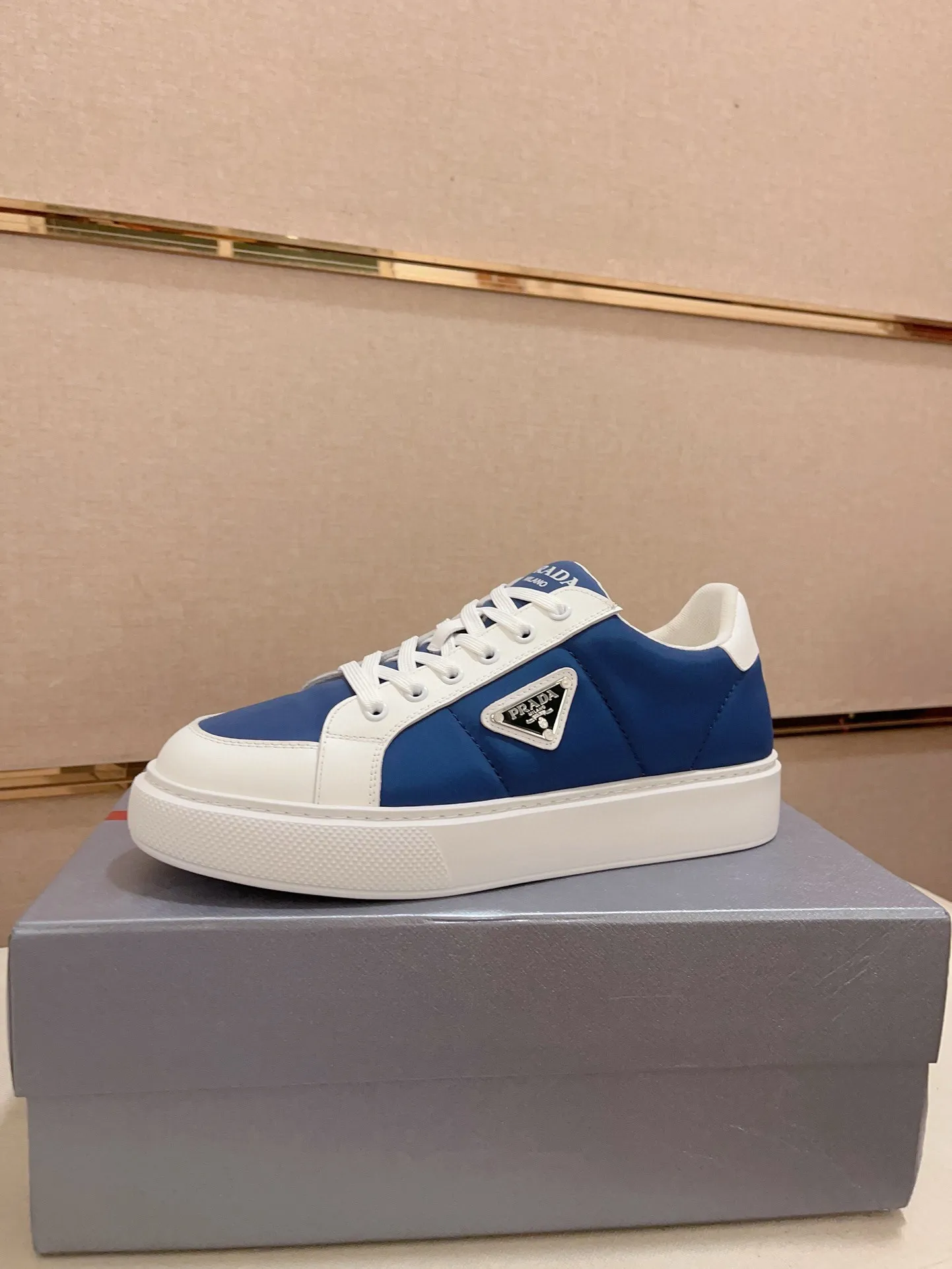 Factory price 580💰 ✔️✔️✔️High version High-quality new Prada (Prada) counters are on the market at the same time. The new men's shoes and 😘fabrics are selected from first-layer cowhide and are made by pure handicrafts. Lining: Full cowhide lining. 👍🏿 High-end ☄️ air-cushion molded anti-slip rubber outsole, exquisite lines, simple and elegant, comfortable and high-end for leisure travel. Code number: 38 to 44 (45 can be customized)